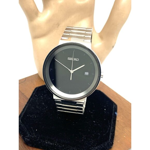 Seiko Men's Watch SUR485 Quartz Black Dial Date Silver Stainless Steel 40mm - Picture 1 of 14